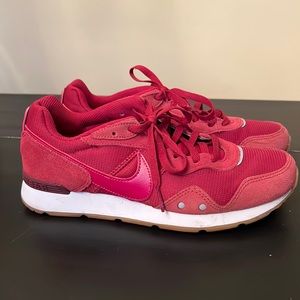 Red Nike Venture Runners